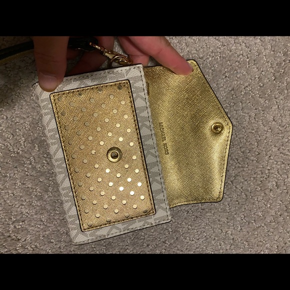 MICHAEL KORS Card/Money Holder Wristlet - Picture 6 of 7